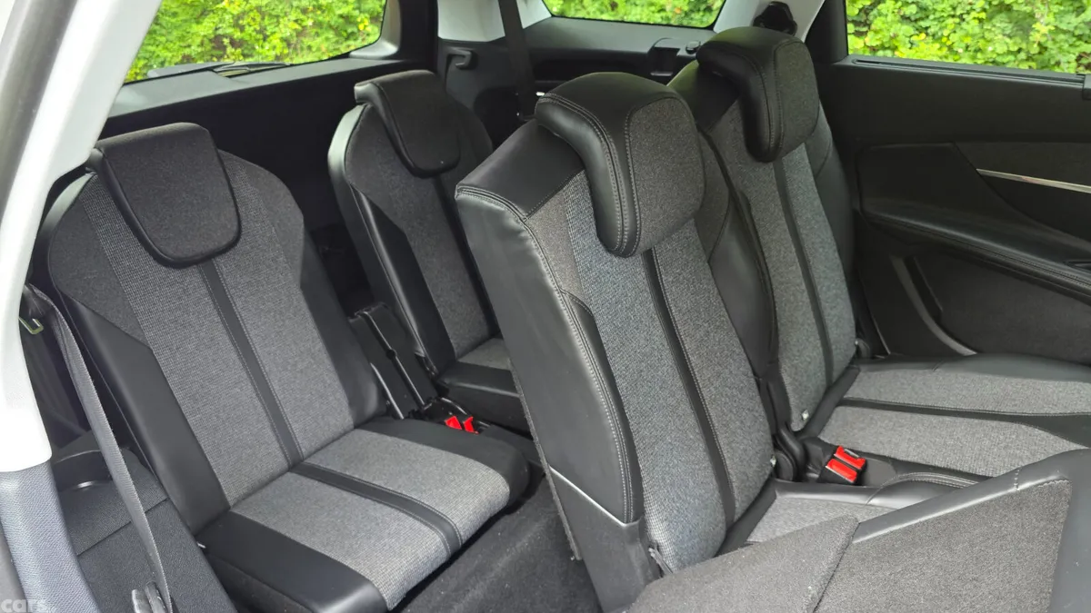 Peugeot 5008 MPV, Diesel, 2018, White