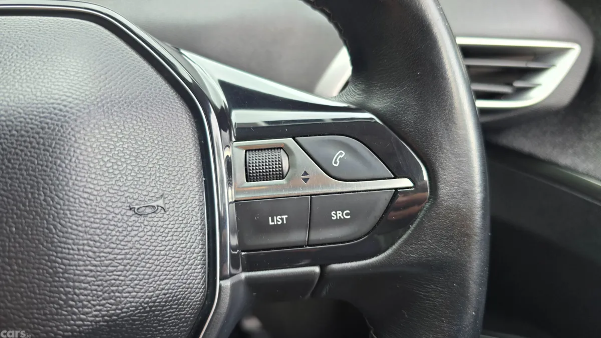 Peugeot 5008 MPV, Diesel, 2018, White