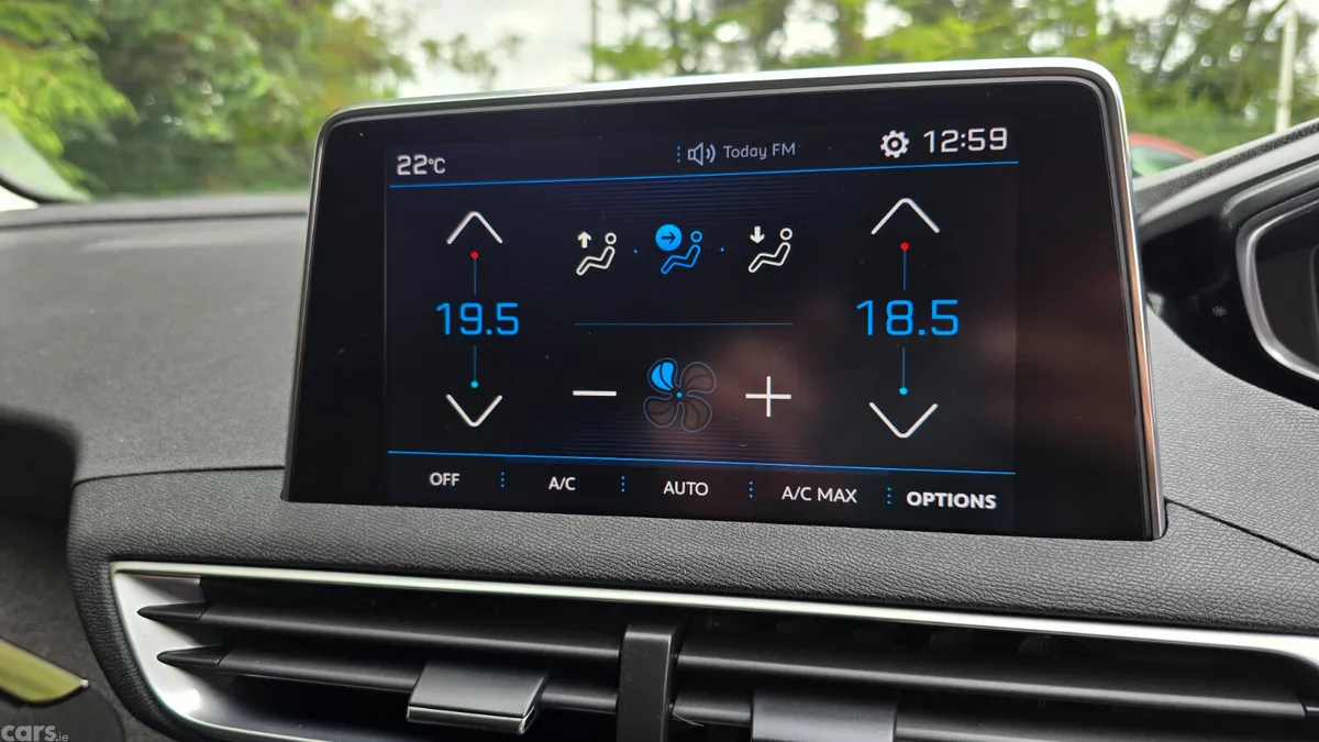 Peugeot 5008 MPV, Diesel, 2018, White