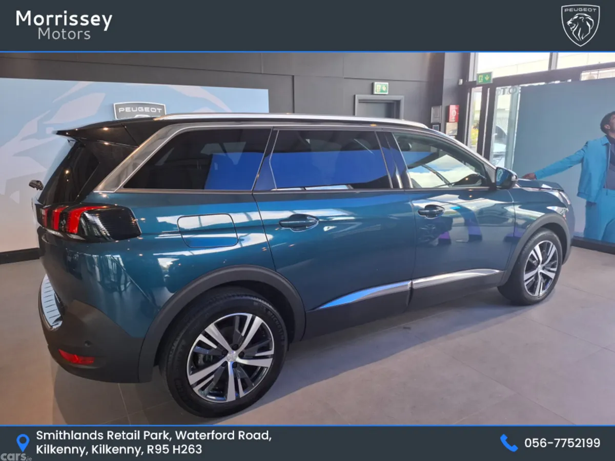 Peugeot 5008 MPV, Diesel, 2023, Blue