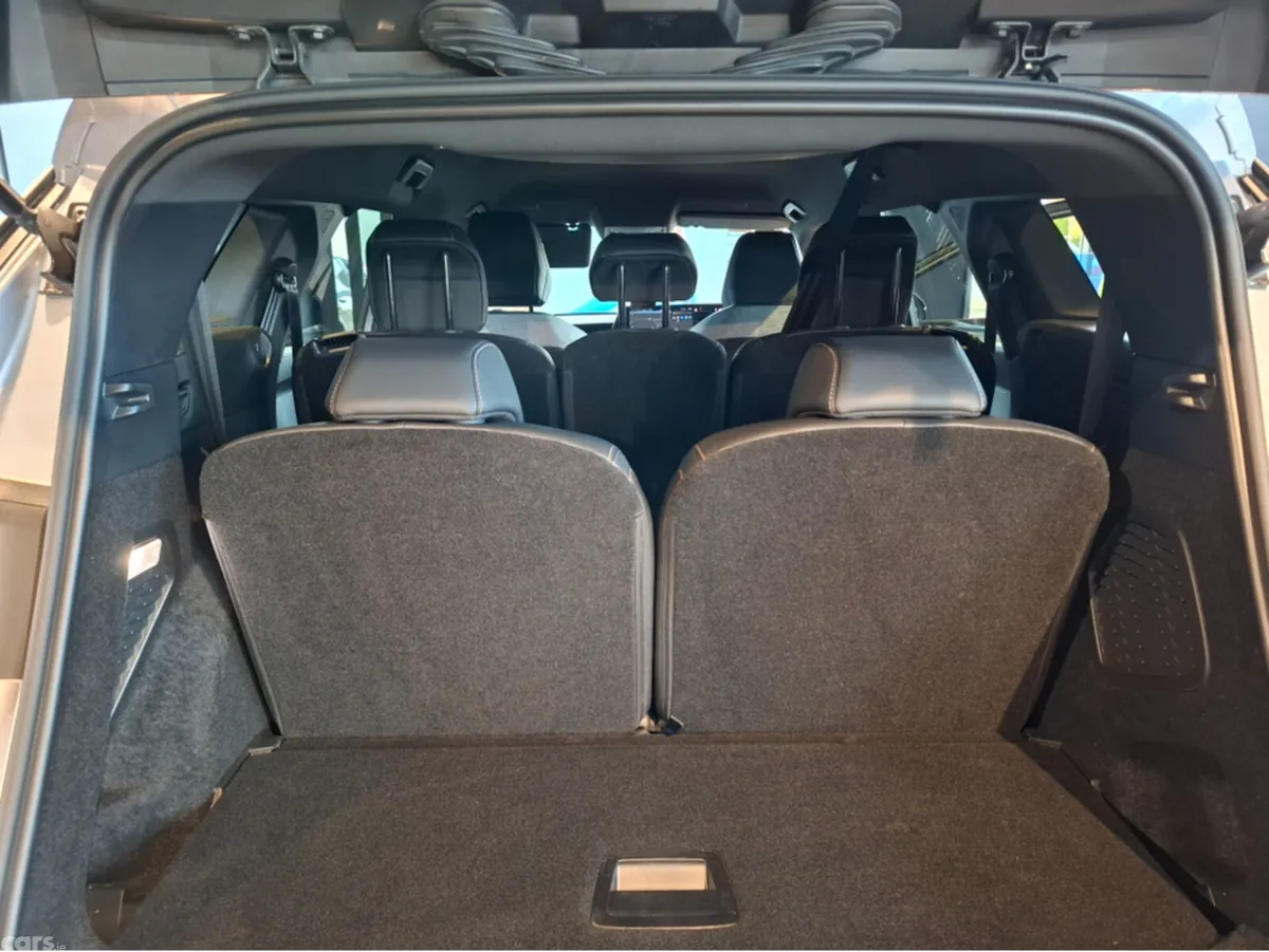 Peugeot 5008 MPV, Electric, 2026, Grey