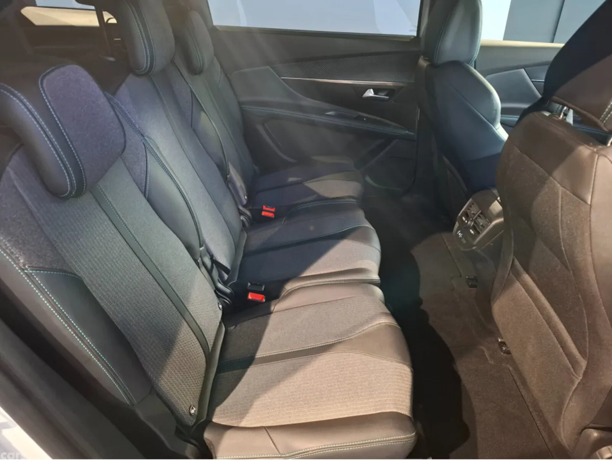 Peugeot 5008 MPV, Diesel, 2024, White
