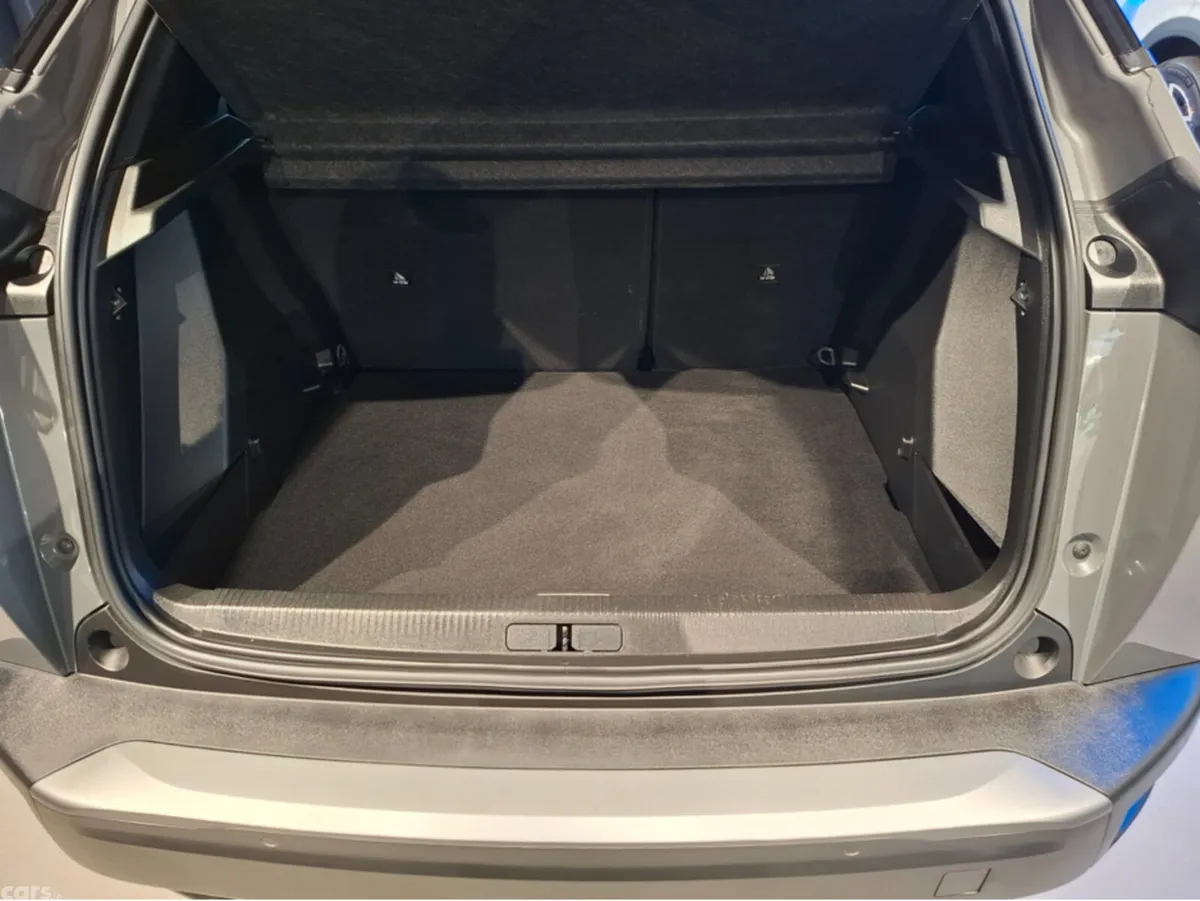 Peugeot 2008 MPV, Petrol, 2024, Grey