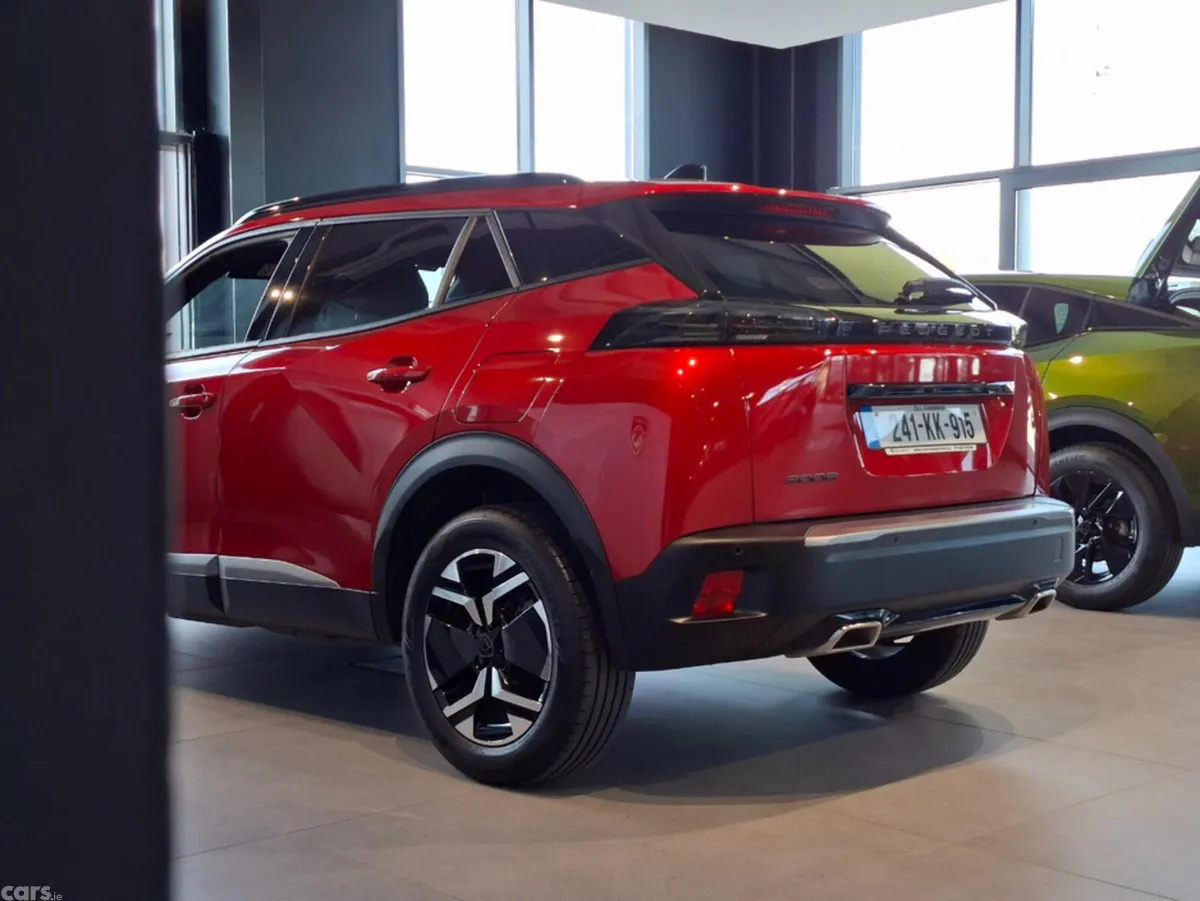 Peugeot 2008 MPV, Petrol, 2024, Red