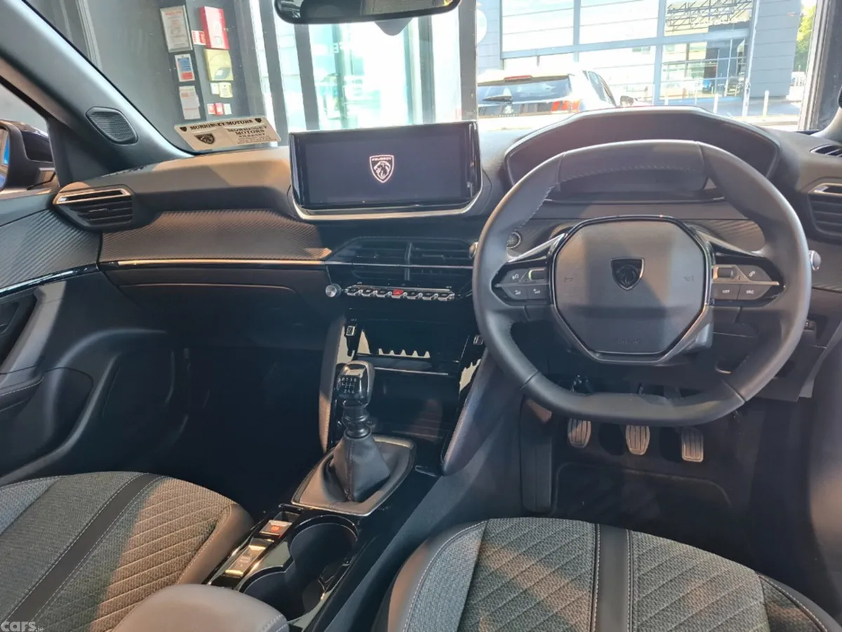 Peugeot 2008 MPV, Petrol, 2025, Blue