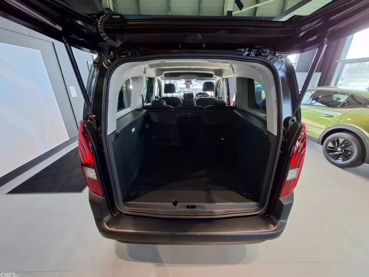 Peugeot Rifter MPV, Diesel, 2026, Black