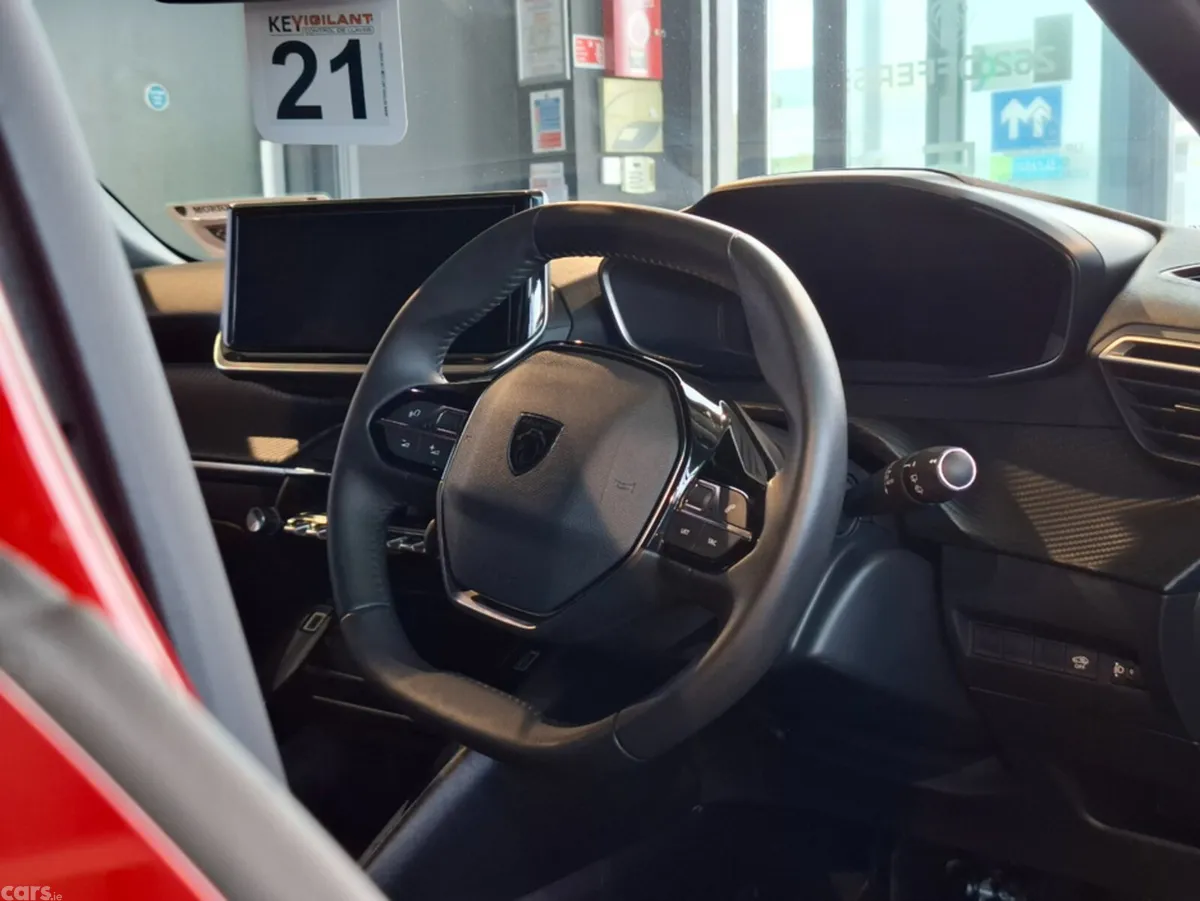 Peugeot 2008 MPV, Petrol, 2024, Red