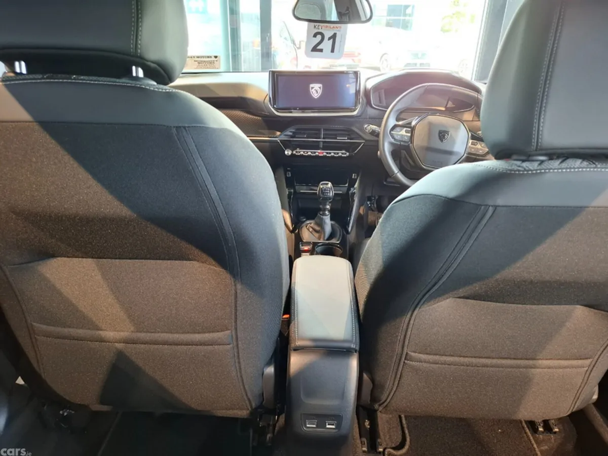 Peugeot 2008 MPV, Petrol, 2024, Red