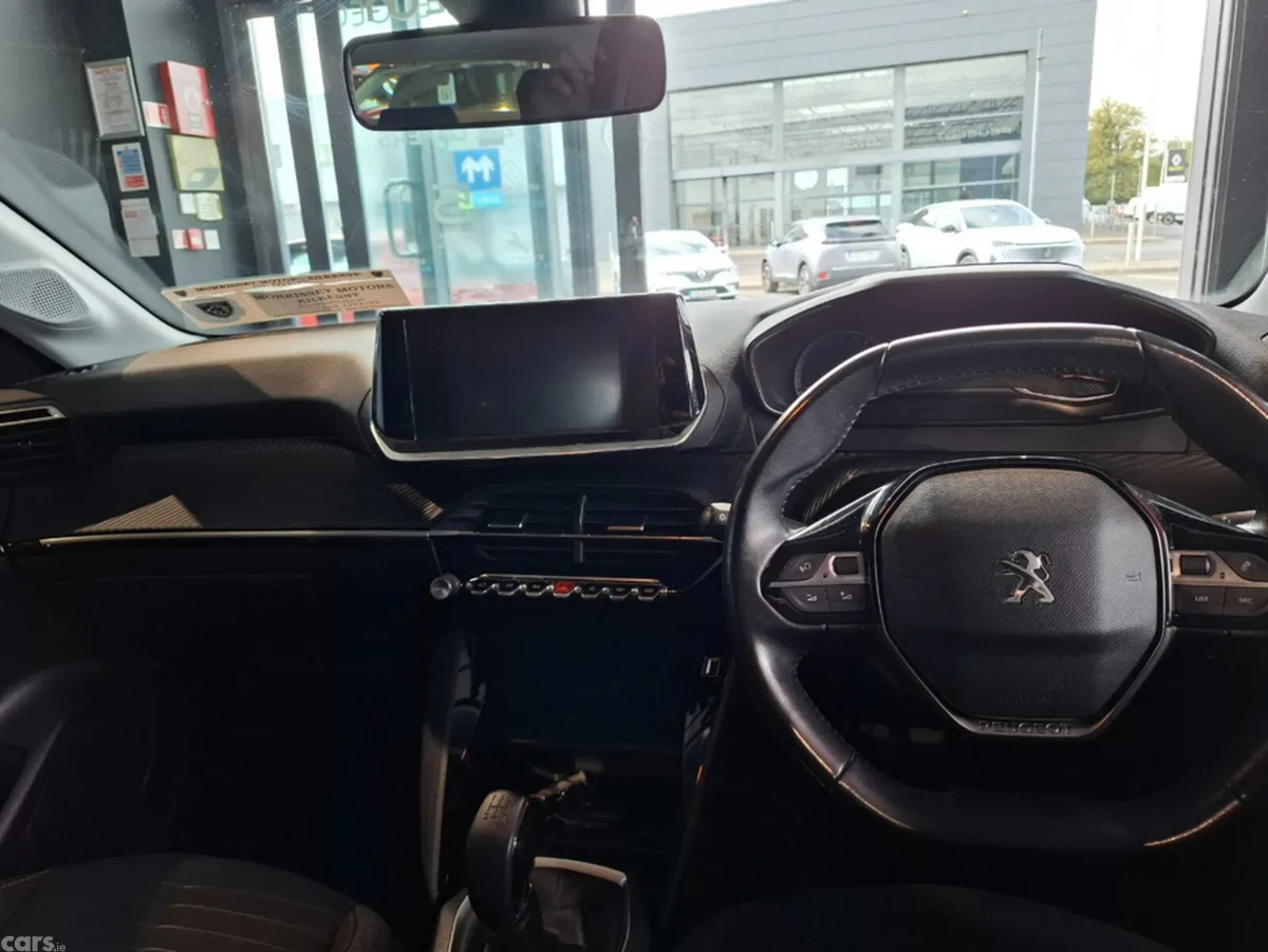 Peugeot 208 Hatchback, Petrol, 2020, Yellow