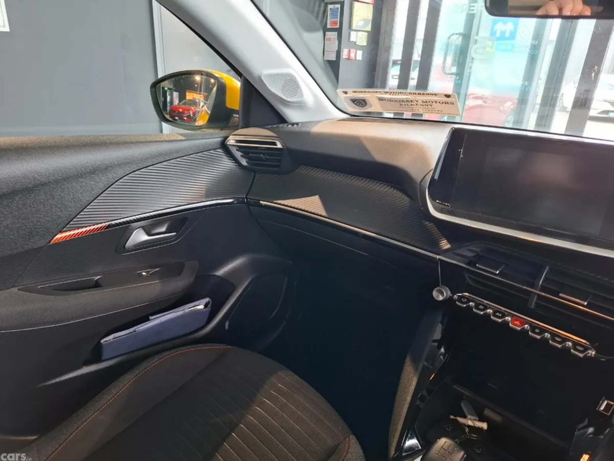 Peugeot 208 Hatchback, Petrol, 2020, Yellow
