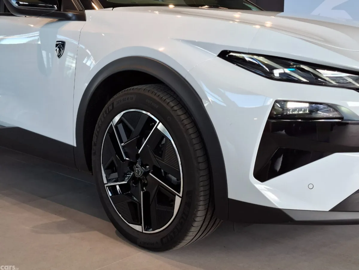 Peugeot 408 Hatchback, Electric, 2026, White