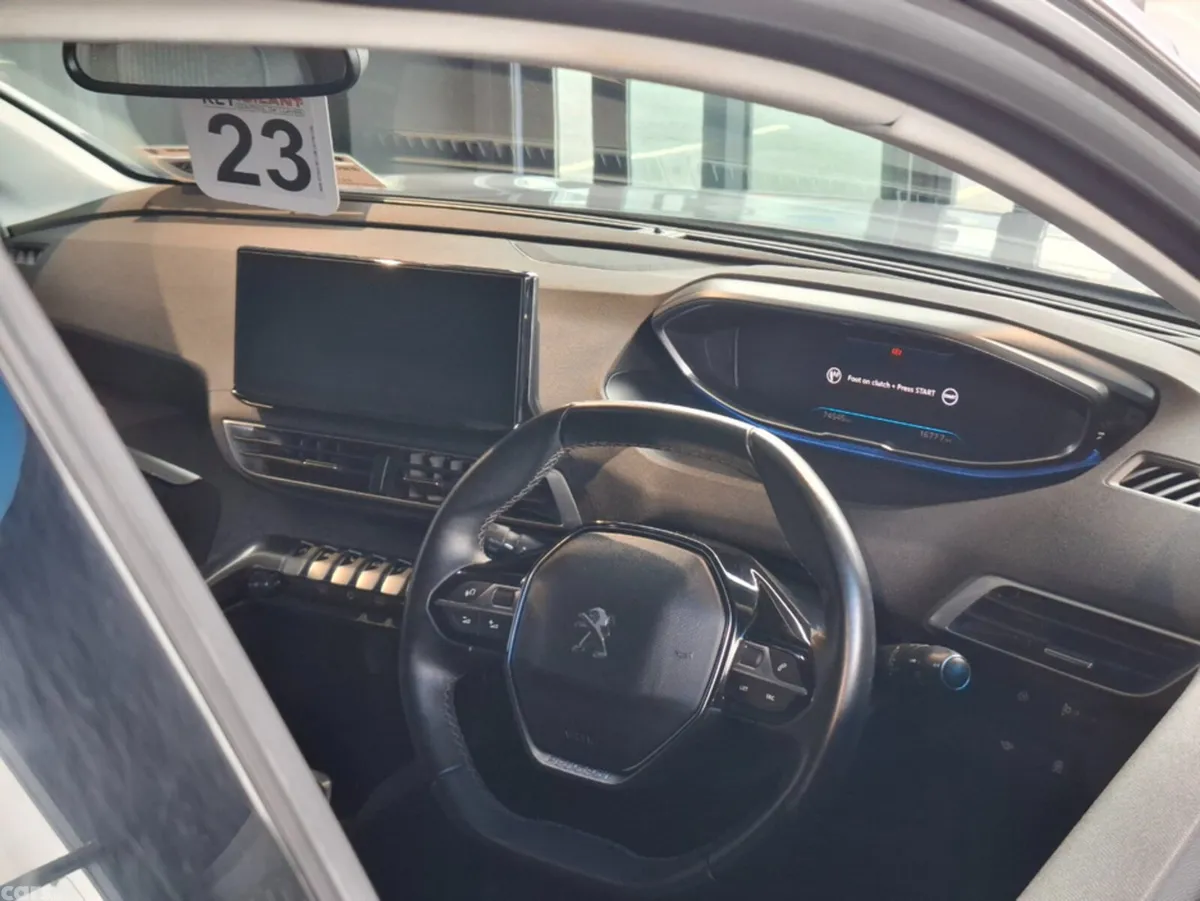 Peugeot 3008 MPV, Diesel, 2023, Grey