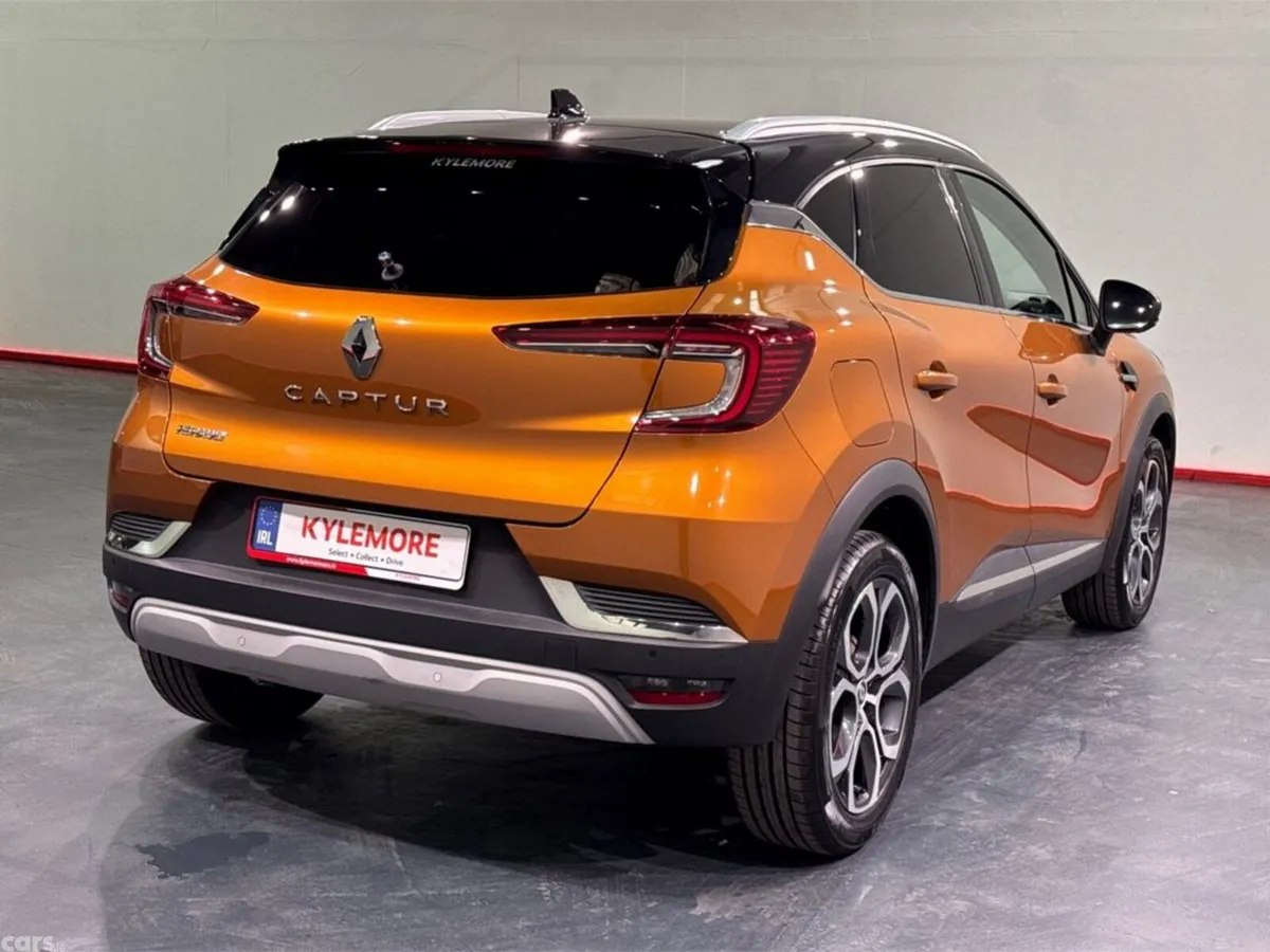 Renault Captur Hatchback, Petrol, 2022, Orange