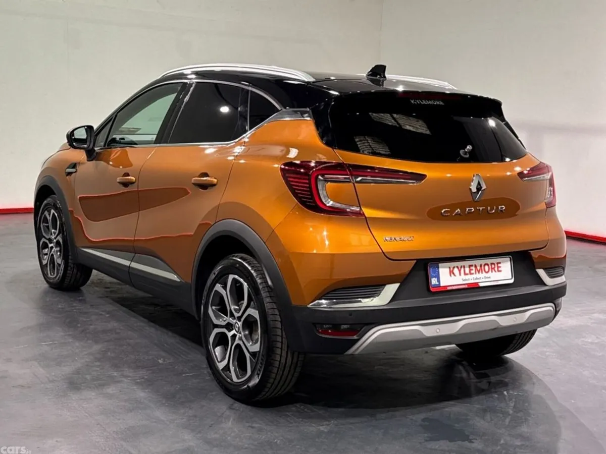 Renault Captur Hatchback, Petrol, 2022, Orange
