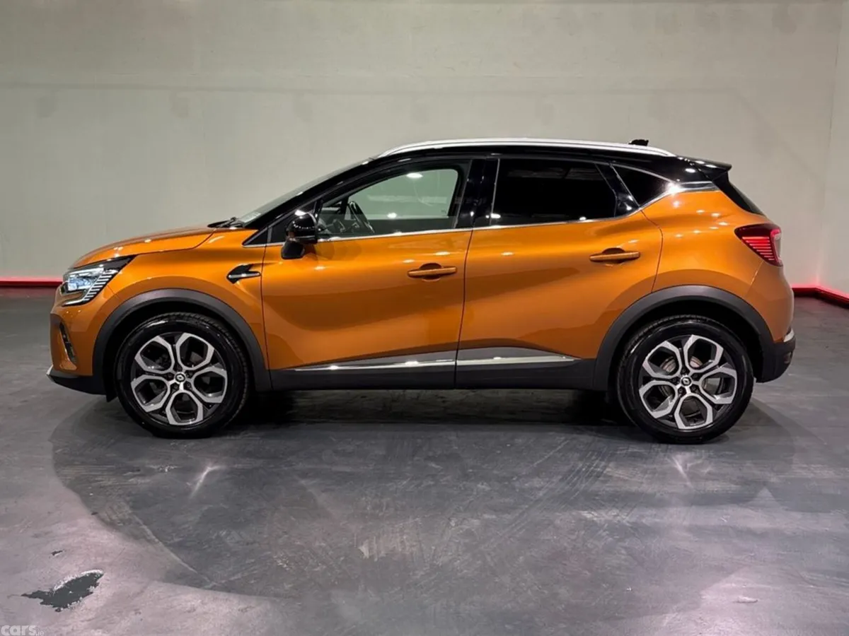 Renault Captur Hatchback, Petrol, 2022, Orange