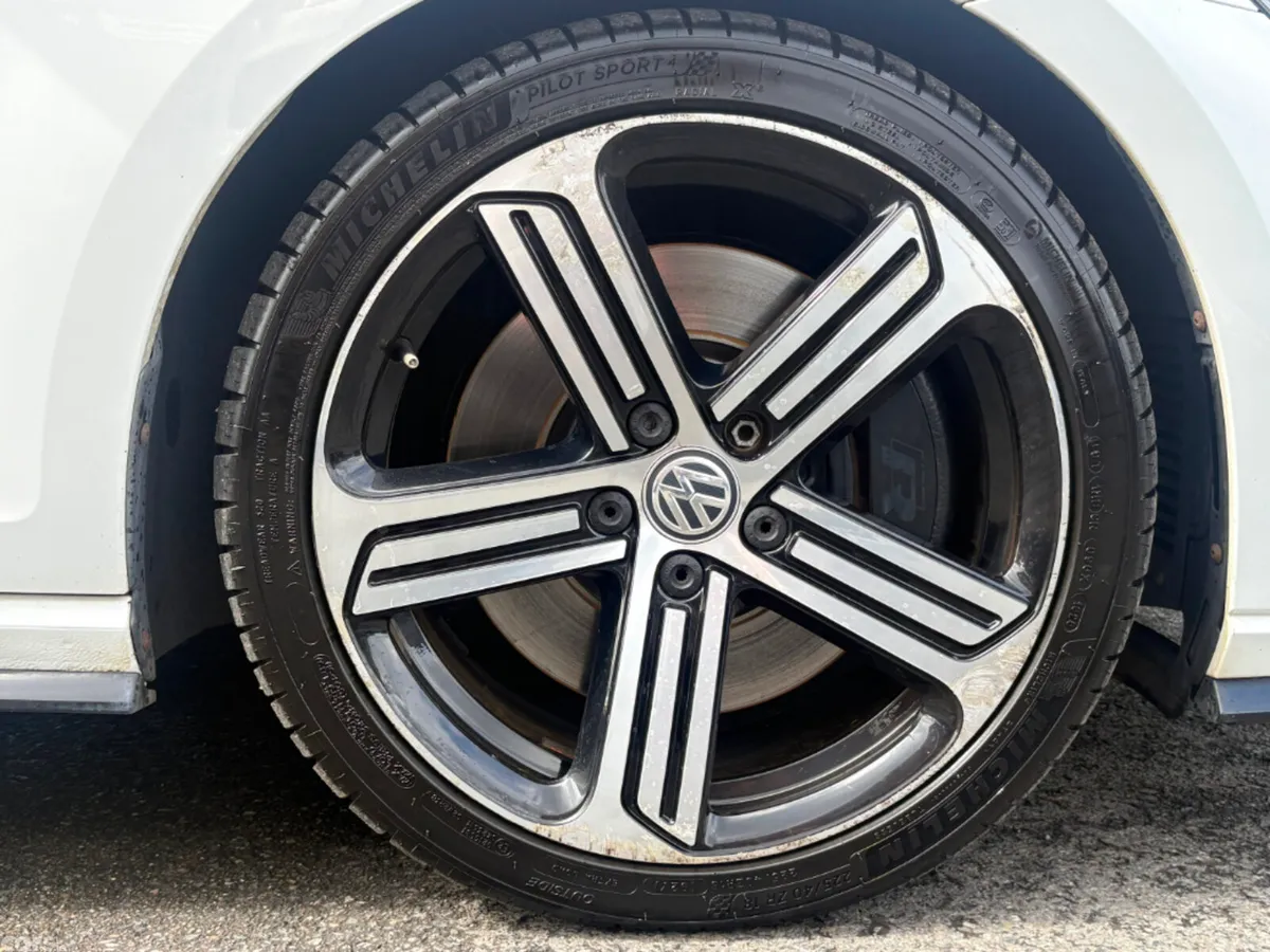 Volkswagen Golf Estate, Petrol, 2017, White