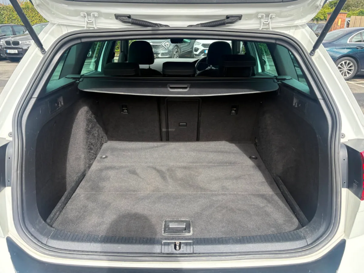 Volkswagen Golf Estate, Petrol, 2017, White