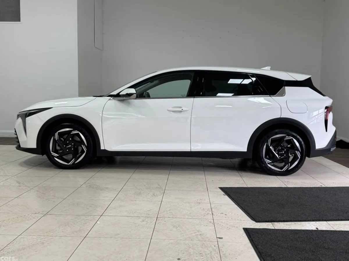 Kia Ceed Hatchback, Petrol Hybrid, 2026, White