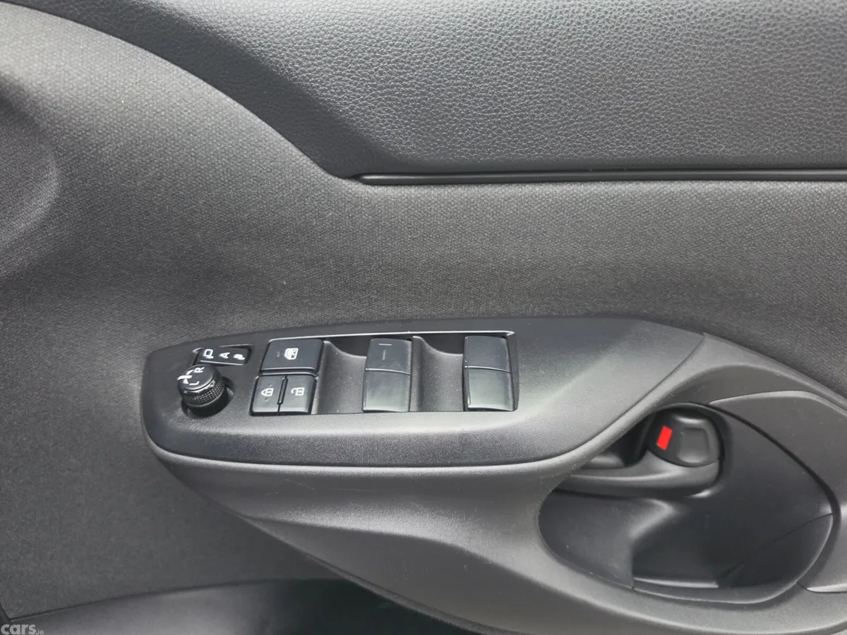 Toyota Yaris Cross Estate, Petrol Hybrid, 2021, Beige