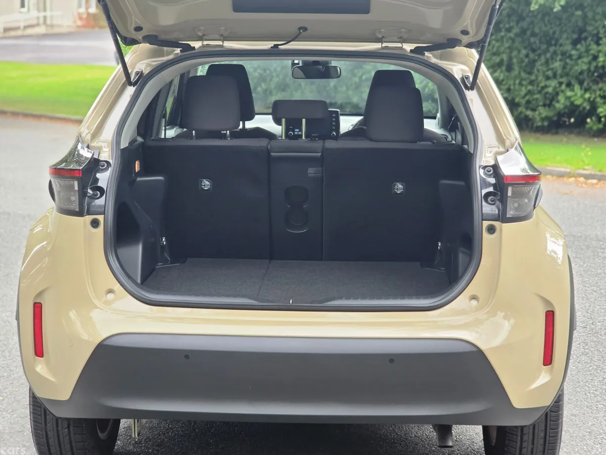 Toyota Yaris Cross Estate, Petrol Hybrid, 2021, Beige