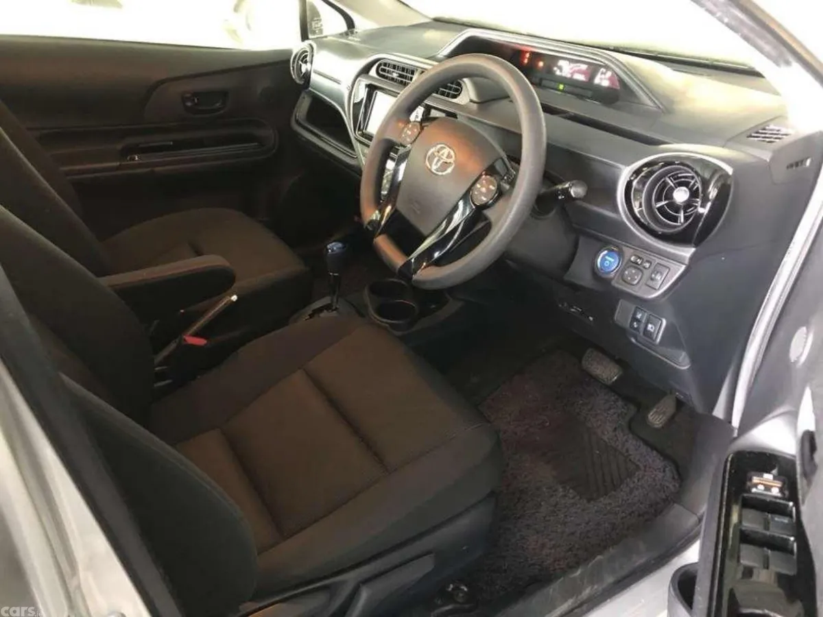 Toyota Aqua Hatchback, Petrol Hybrid, 2017, Silver