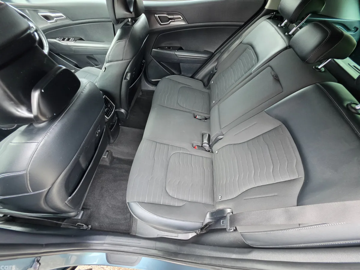 Kia Sportage SUV, Diesel Hybrid, 2022, Grey