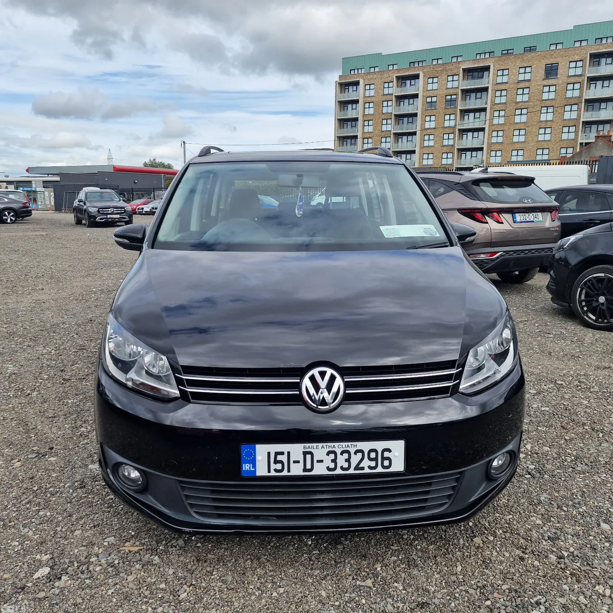 Volkswagen Touran MPV, Diesel, 2015, Black