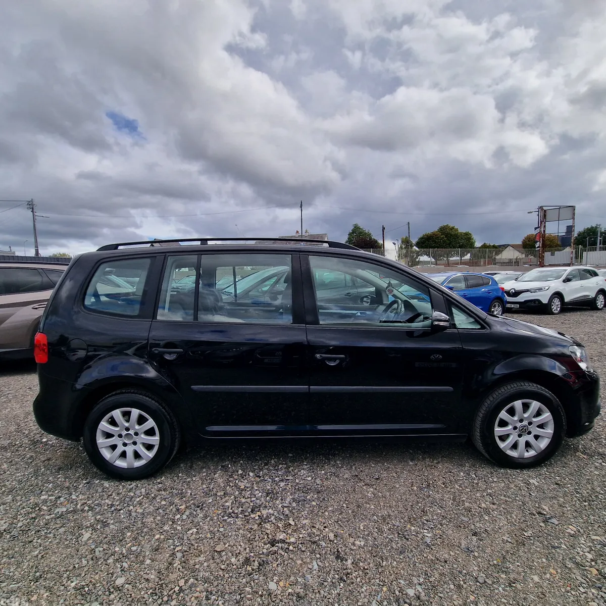 Volkswagen Touran MPV, Diesel, 2015, Black