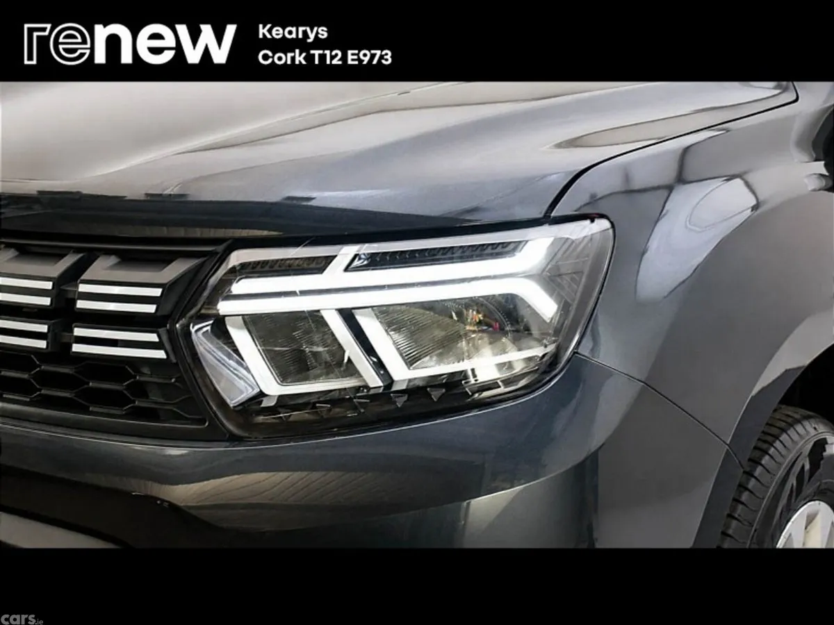 Dacia Duster SUV, Petrol, 2023, Grey