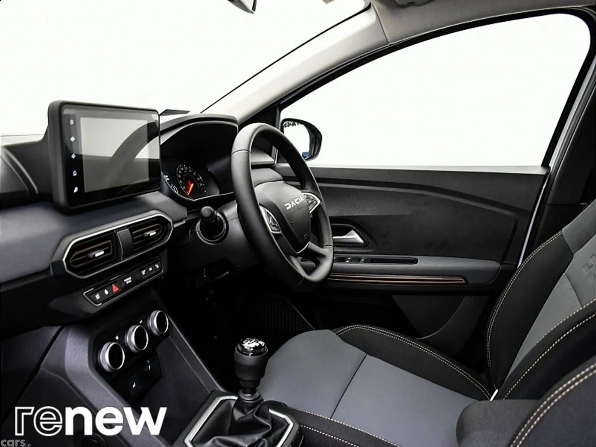 Dacia Sandero Stepway SUV, Petrol, 2024, White