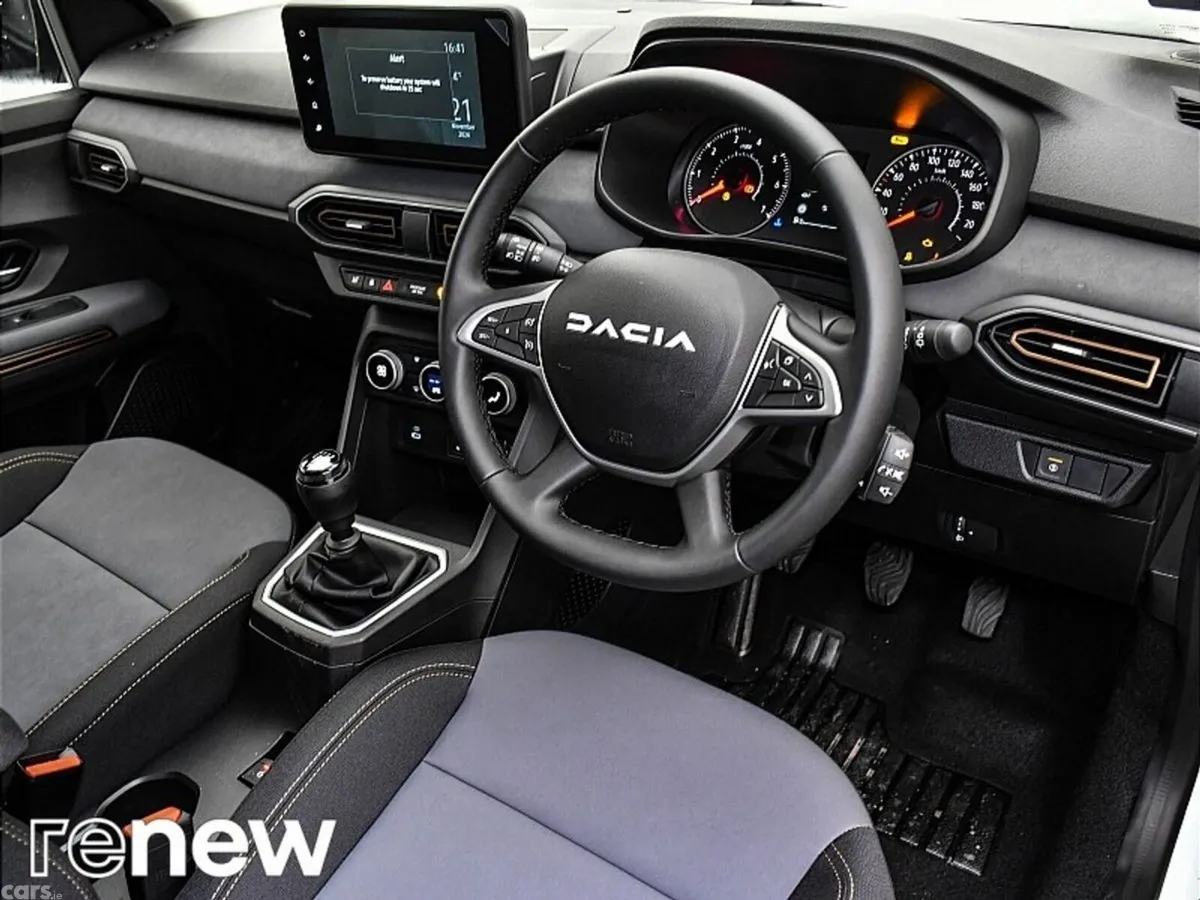 Dacia Sandero Stepway SUV, Petrol, 2024, White