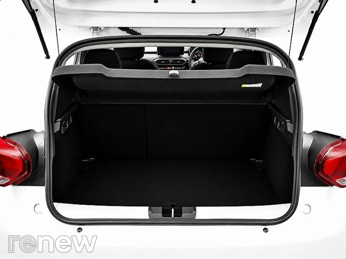 Dacia Sandero Stepway SUV, Petrol, 2024, White