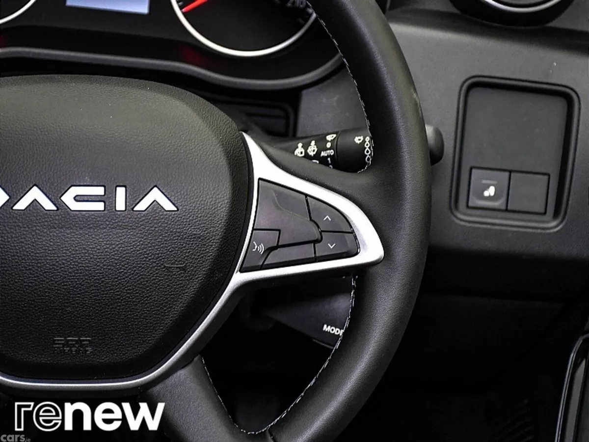 Dacia Duster SUV, Petrol, 2023, Orange