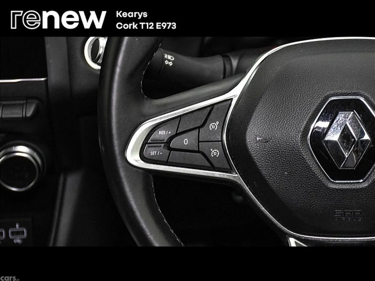 Renault Captur SUV, Petrol, 2022, Silver