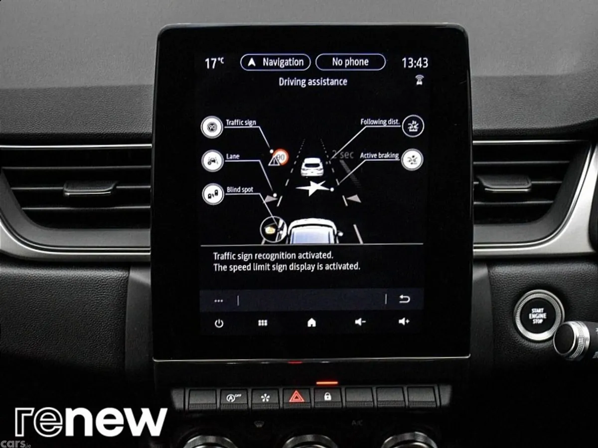 Renault Captur SUV, Petrol, 2022, Silver
