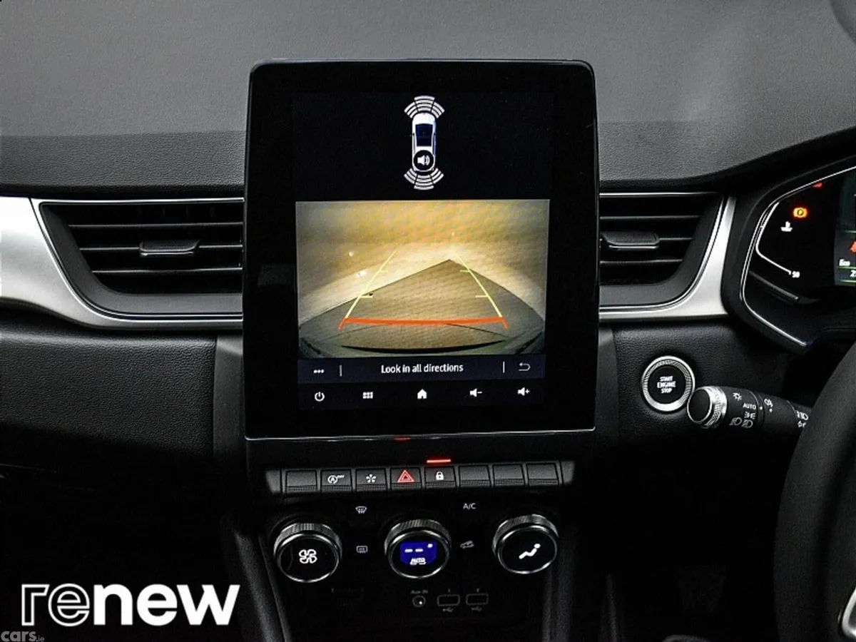 Renault Captur SUV, Petrol, 2022, Silver