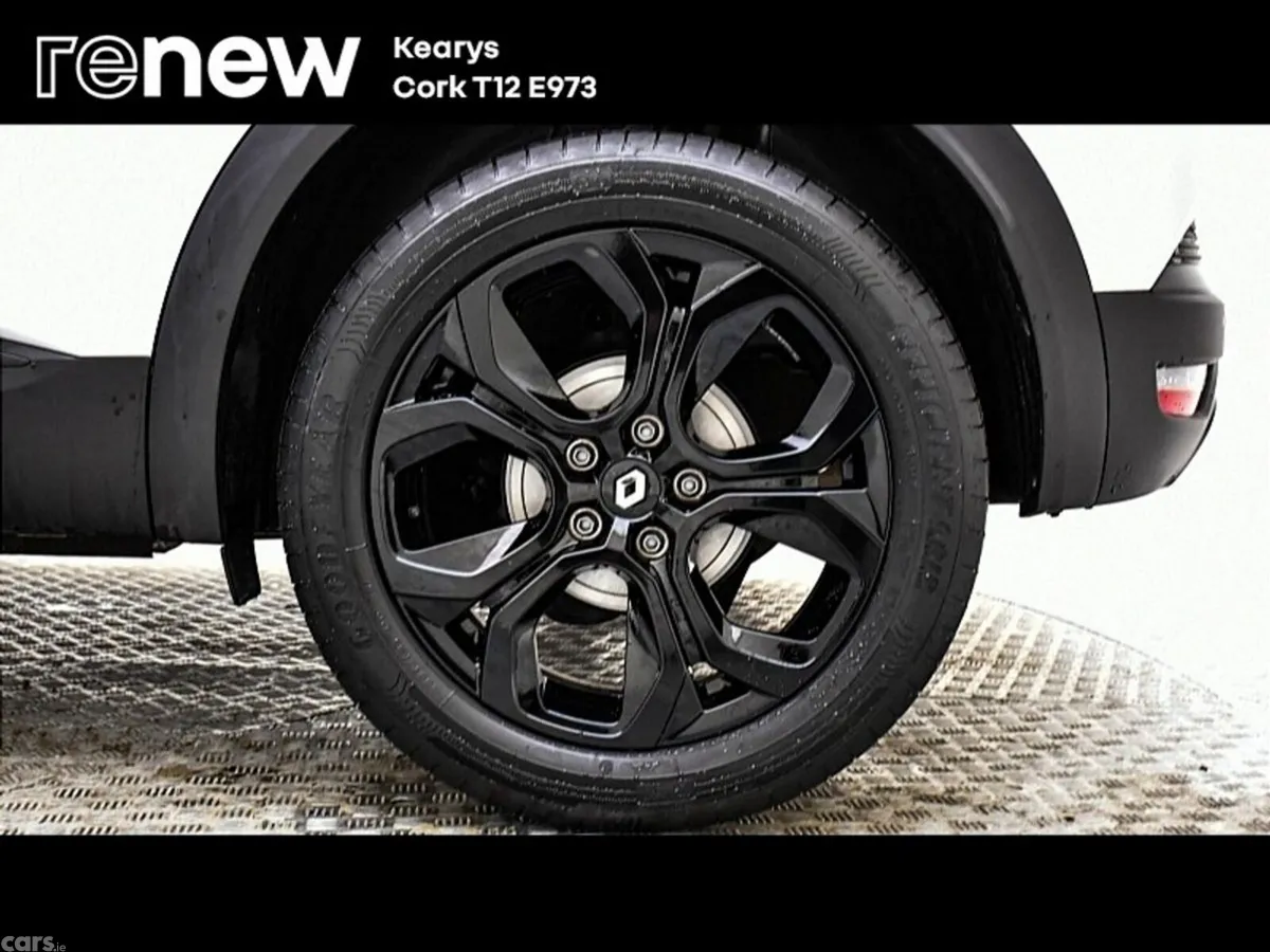 Renault Captur SUV, Petrol, 2022, Silver