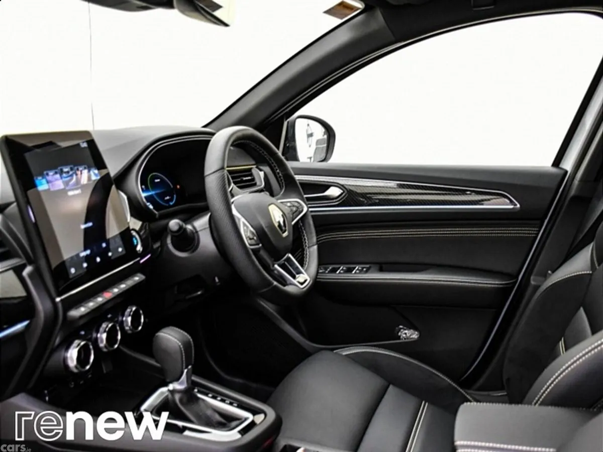 Renault Arkana SUV, Petrol Hybrid, 2023, White