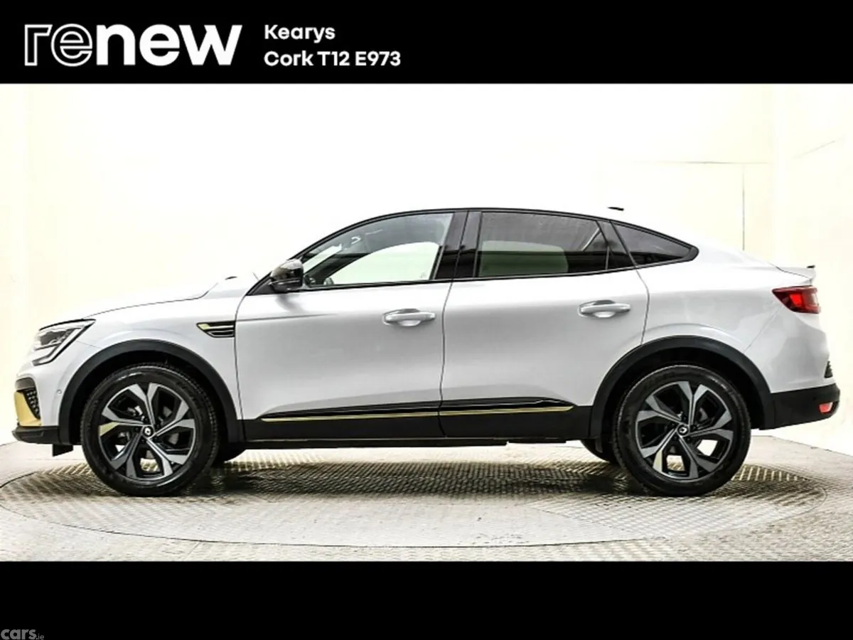Renault Arkana SUV, Petrol Hybrid, 2023, White