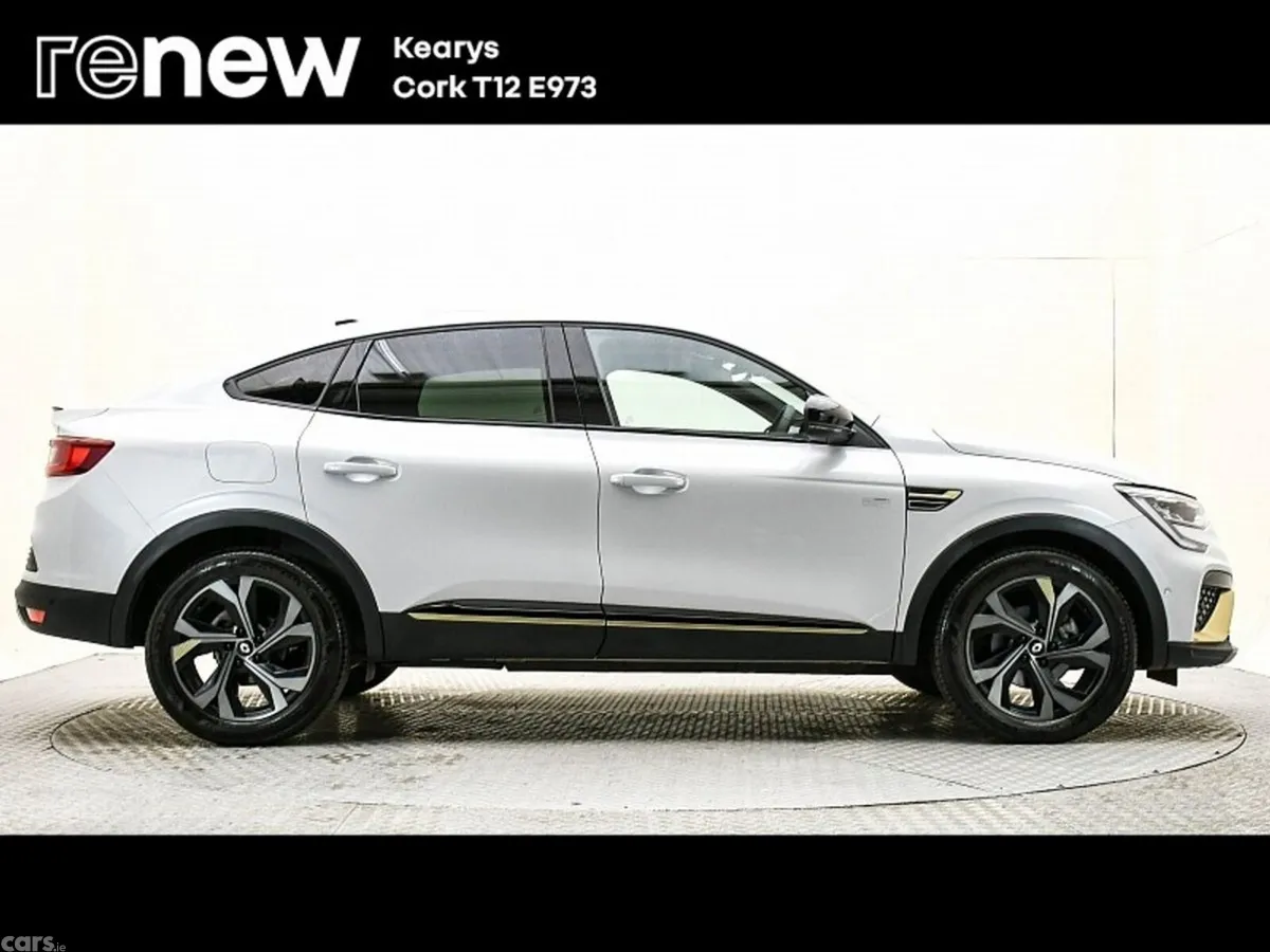 Renault Arkana SUV, Petrol Hybrid, 2023, White