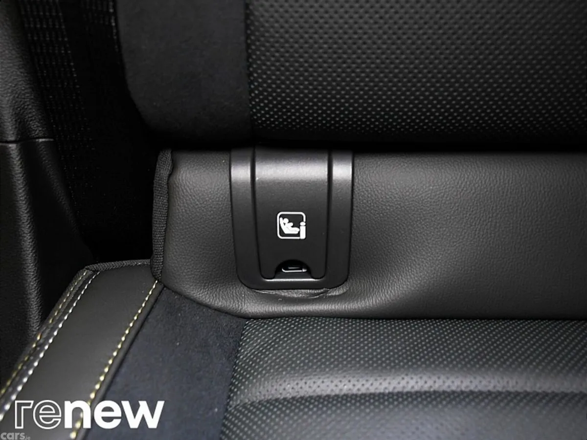 Renault Arkana SUV, Petrol Hybrid, 2023, White