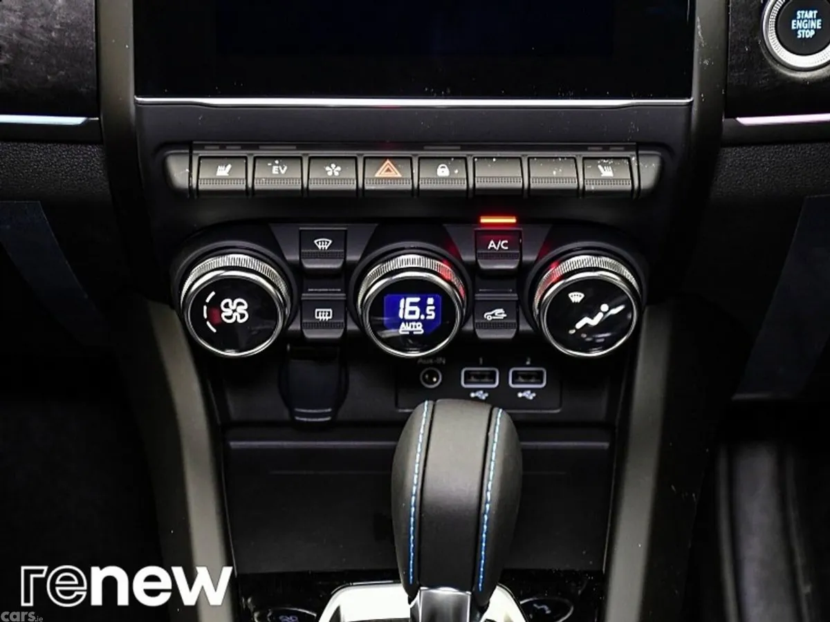 Renault Arkana SUV, Petrol, 2024, Red