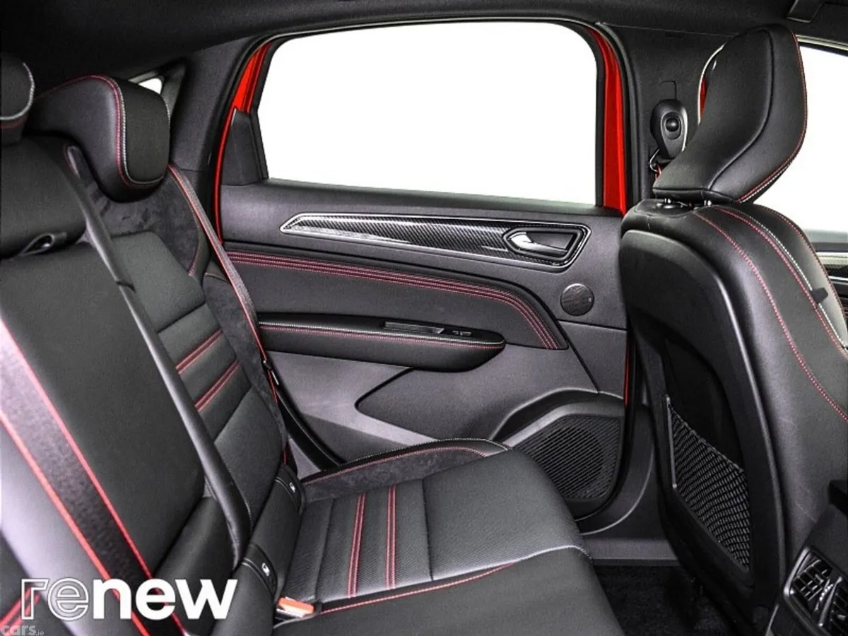 Renault Arkana SUV, Petrol, 2022, Red