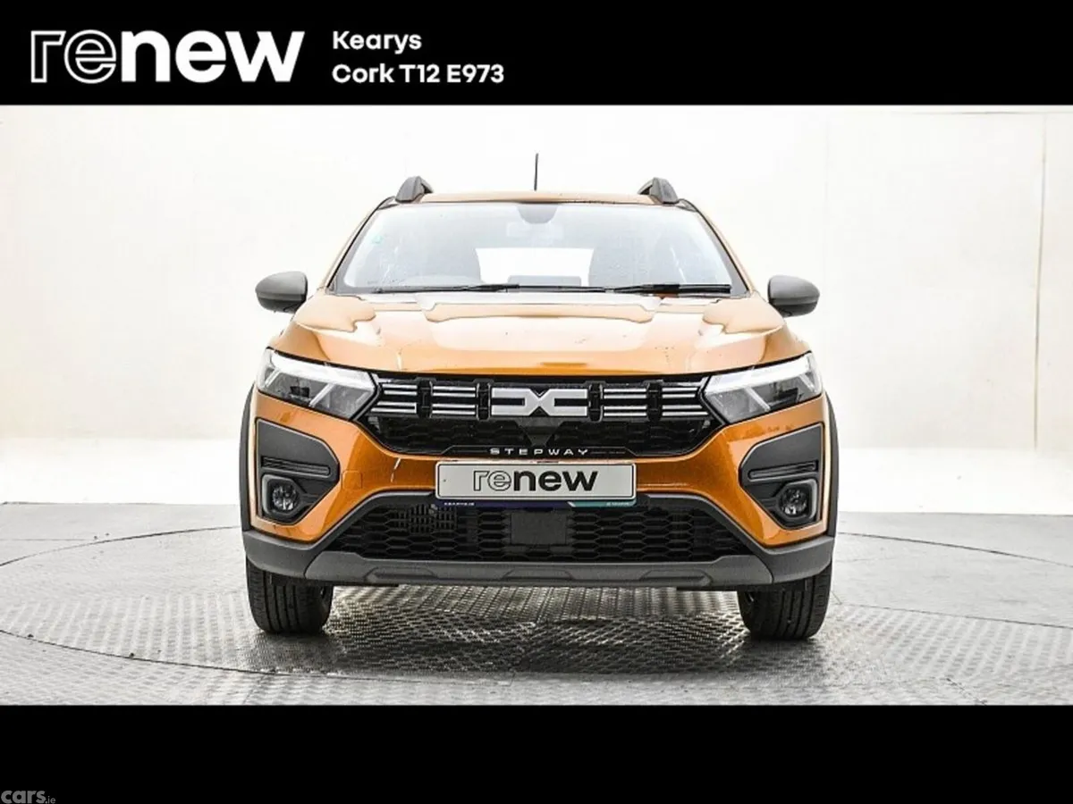 Dacia Sandero Stepway SUV, Petrol, 2023, Orange