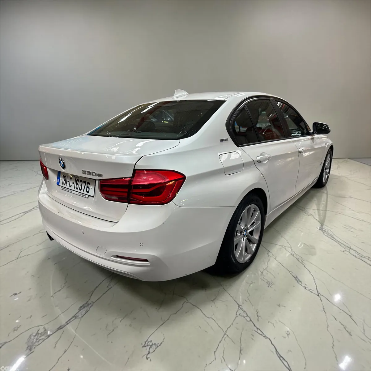 BMW 3-Series Saloon, Petrol Plug-in Hybrid, 2018, White