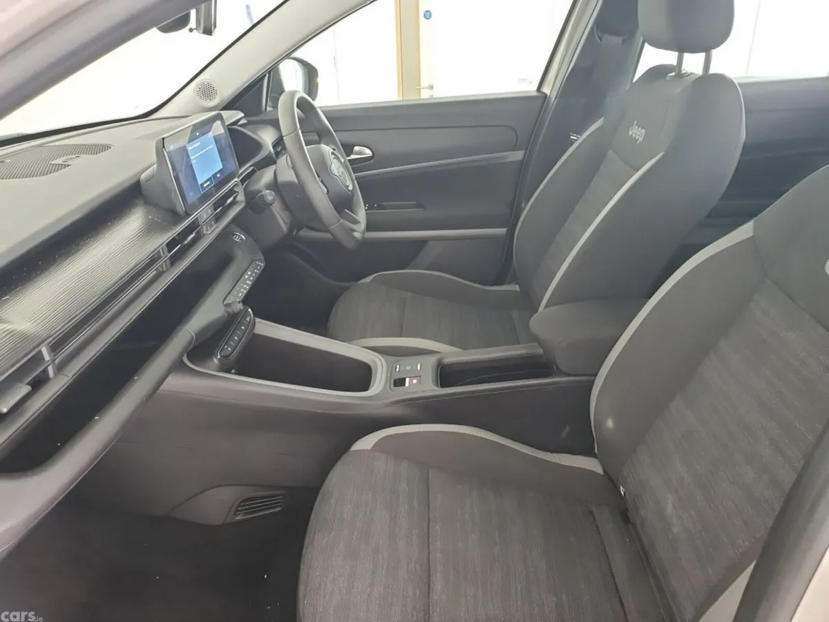 Jeep Avenger SUV, Electric, 2024, Beige
