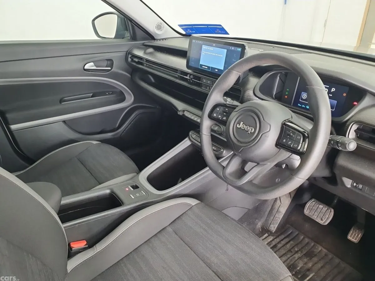 Jeep Avenger SUV, Electric, 2024, Beige