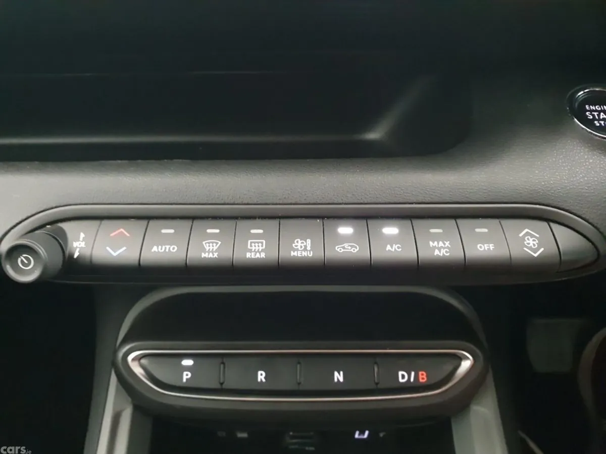 Jeep Avenger SUV, Electric, 2024, Beige