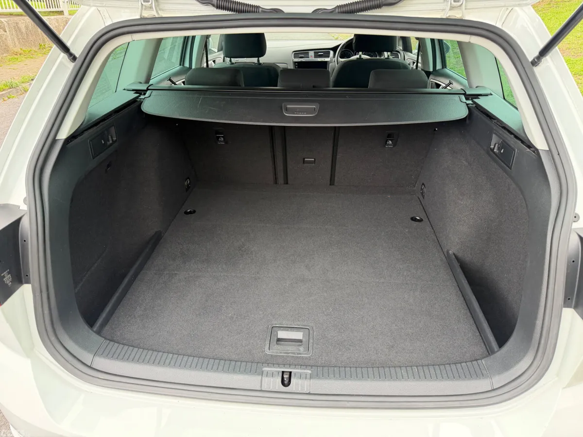 Volkswagen Golf Estate, Petrol, 2018, White