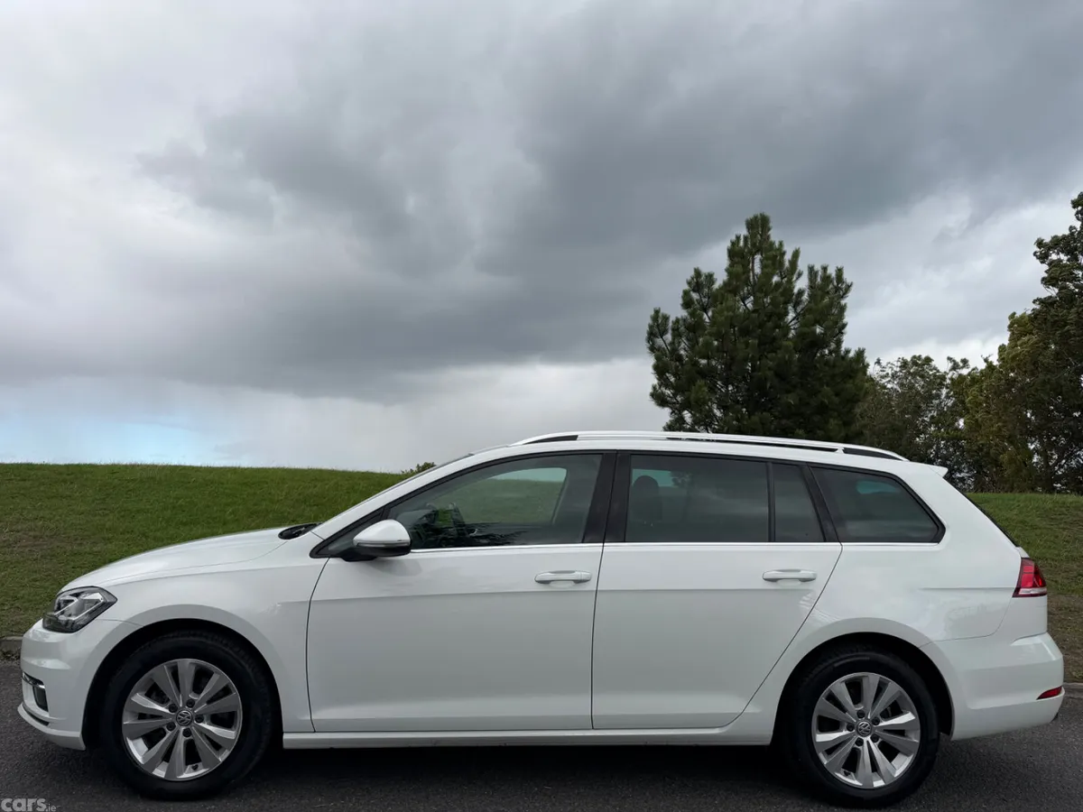 Volkswagen Golf Estate, Petrol, 2018, White